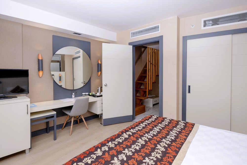 

Roma - Konaklı - Long Beach Alanya - Ultra All Inclusive