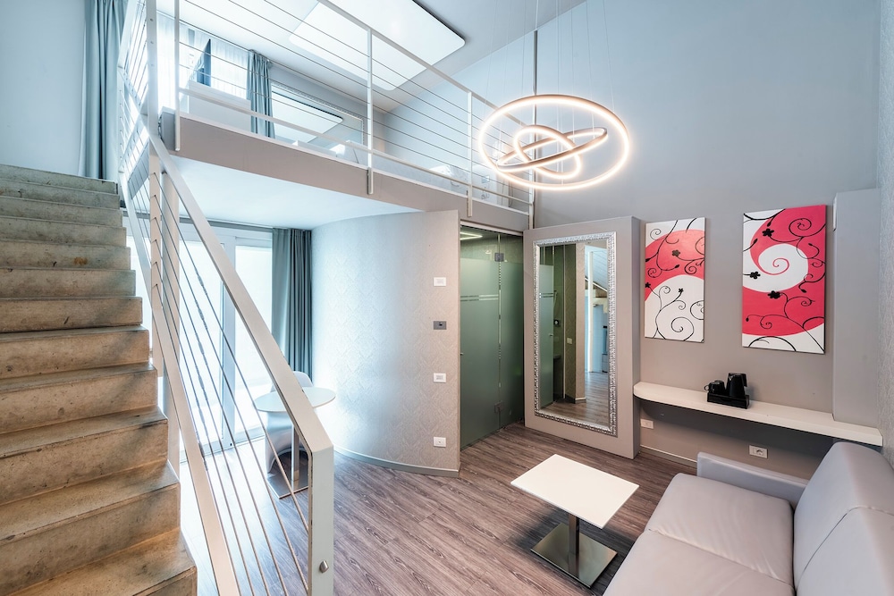 

Bari - Busto Arsizio - MO.OM Hotel