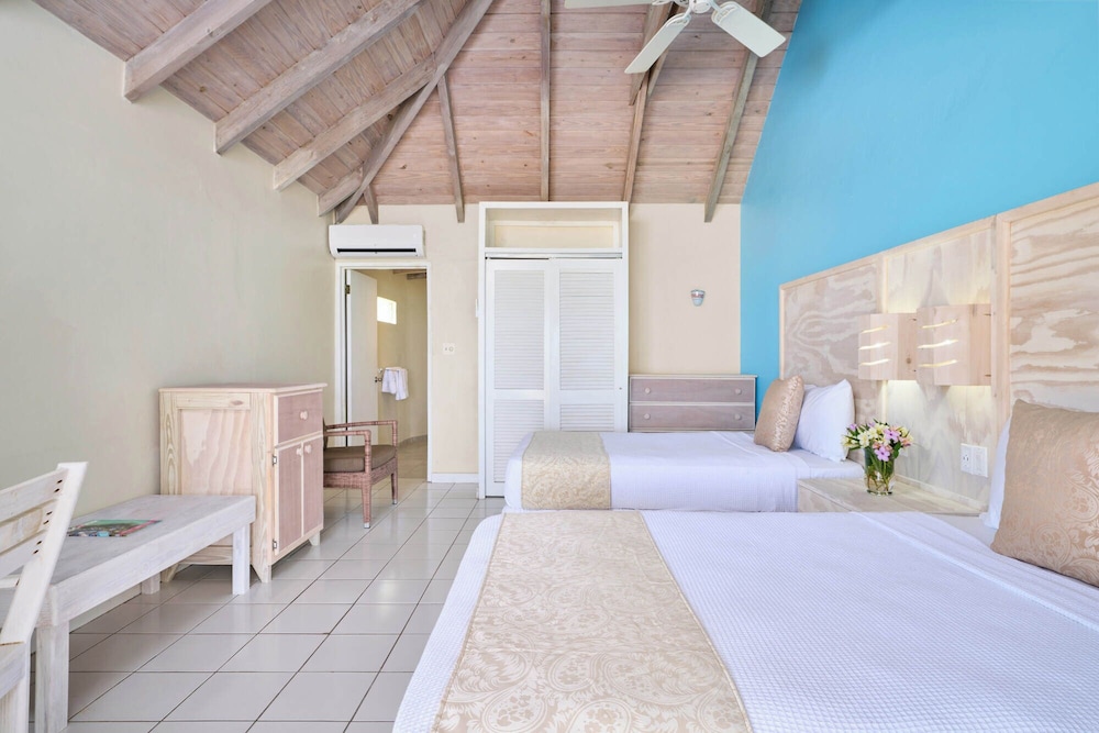 

Roma - Jolly Harbour - Hawksbill Resort Antigua