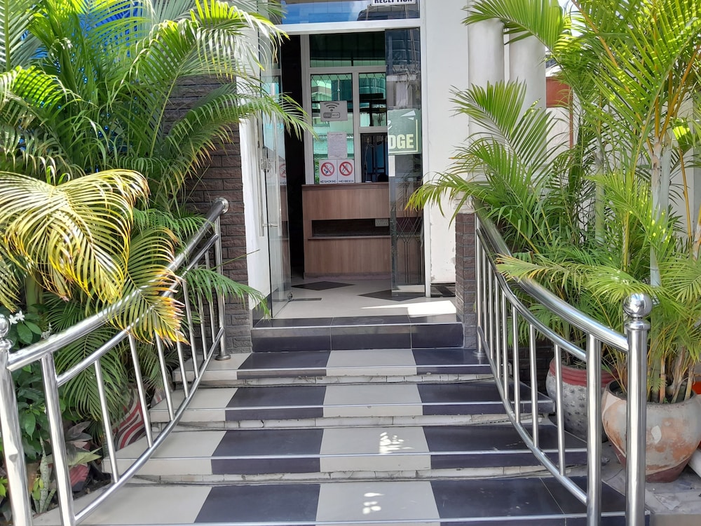 

Roma - Dar es Salaam - Happy Classic Lodge