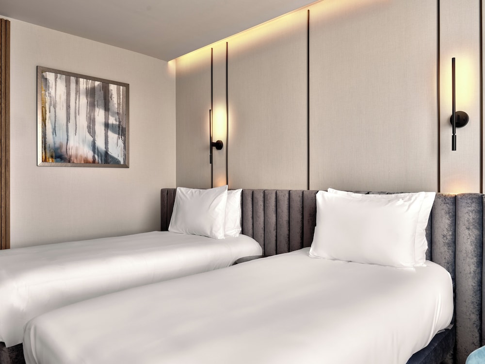 

Roma - Pancharevo - Crowne Plaza Sofia