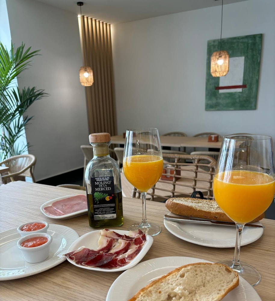 

Roma - Écija - Hotel Infanta Leonor
