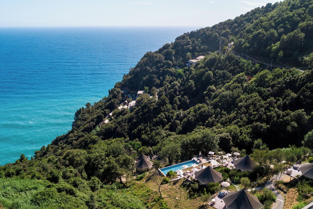 

Napoli - Levanto - Sesta Terra Natural Resort