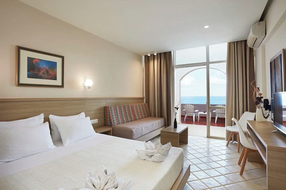 

Venezia - Rethymno - Europa Resort Hotel