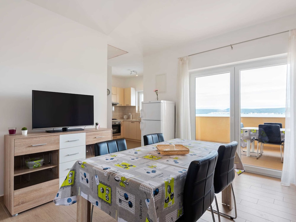 

Torino - Pašman - Simplistic Apartment in Neviđane near Sea Beach