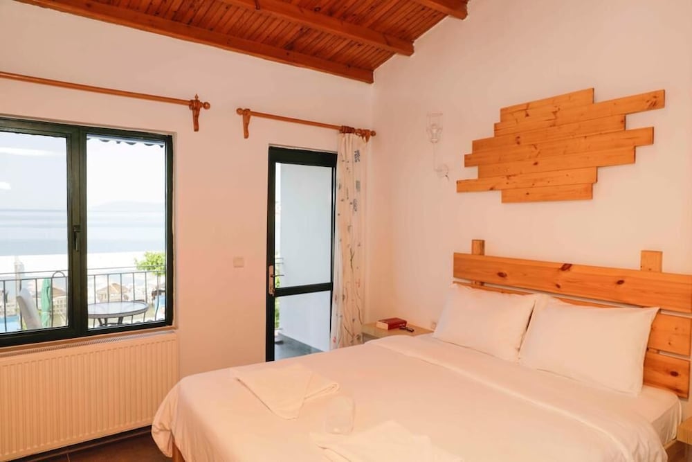 

Ancona - Seferihisar - Teos Ormanci Tatil Koyu