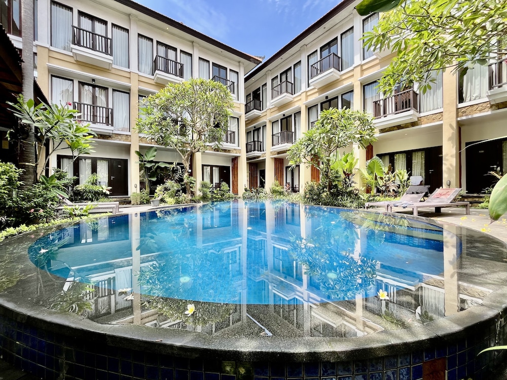 

Verona - Kerobokan - Suris Boutique Hotel