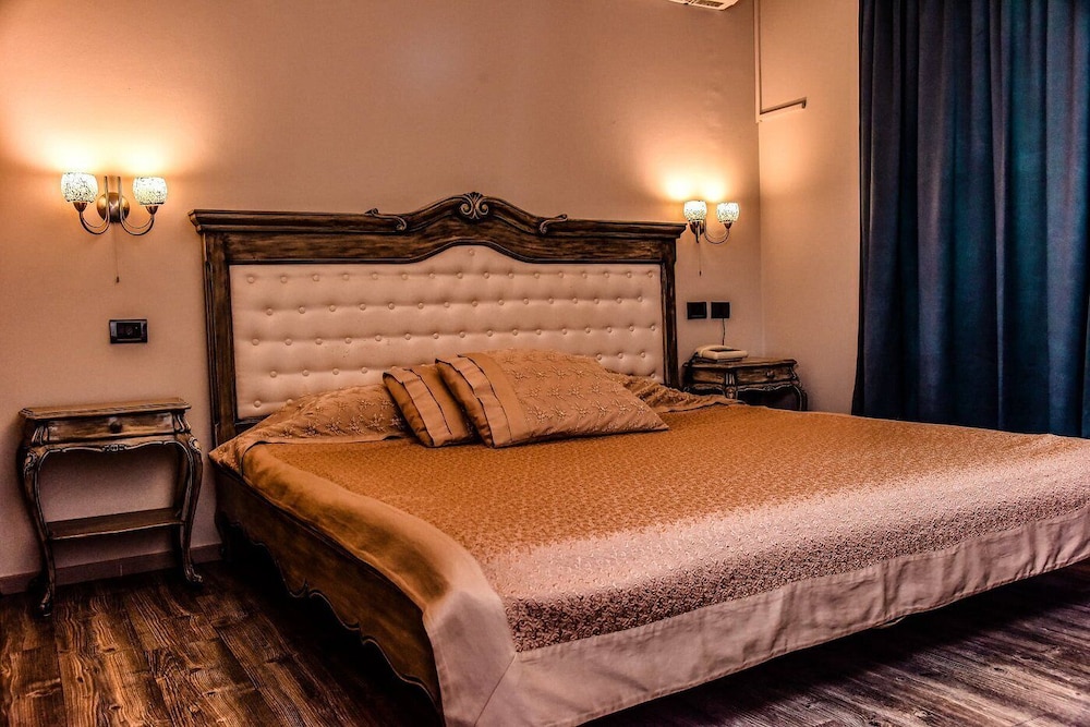 

Roma - Tirana - VH Broad Way Tirana Center Hotel