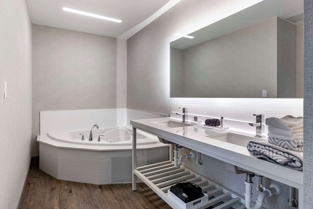

Catania - Manchester (CT) - Cambria Hotel Manchester South Windsor