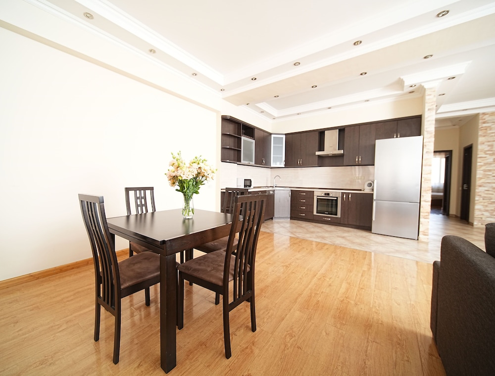 

Milano - Yerevan - City View 2-bedroom Luxury Apartment on 13 Buzand street by Sweet Home