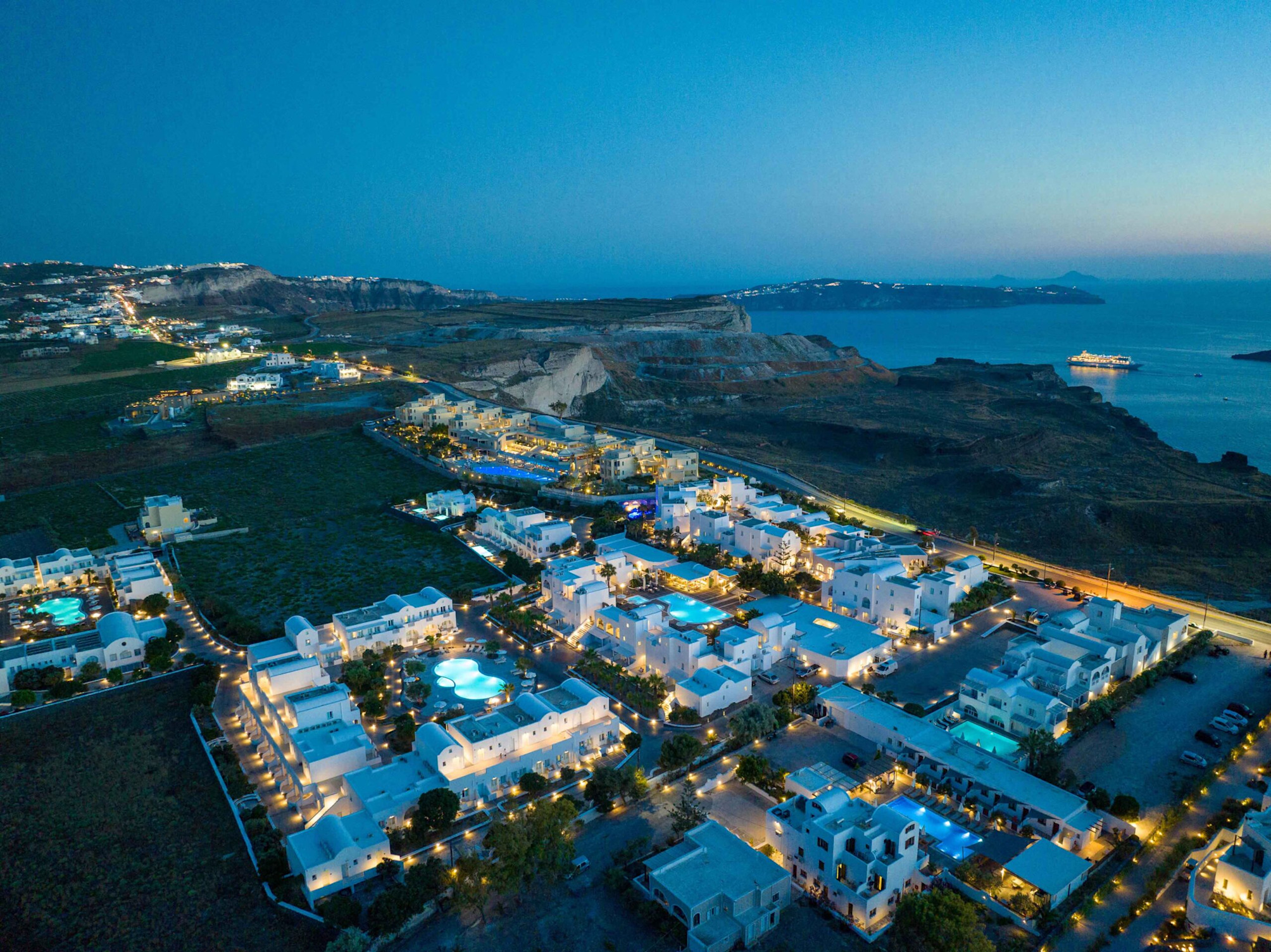 

Cagliari - Santorini-Akrotiri - El Greco Resort & Spa