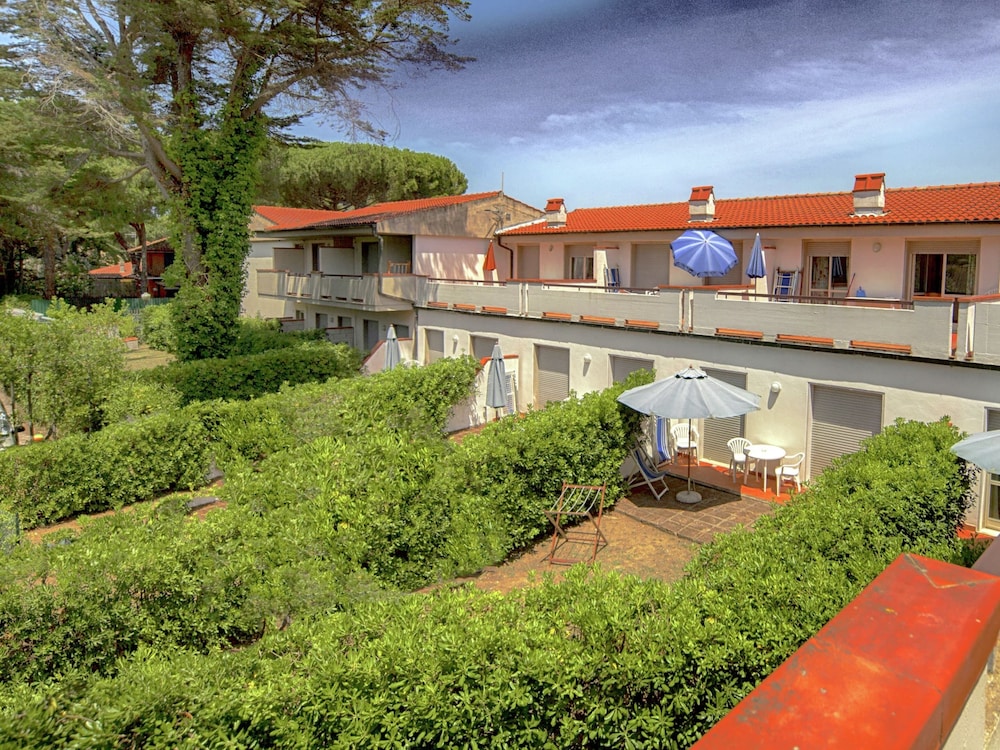 

Milano - Orbetello - Scenic Holiday Home in Giannella near Beach