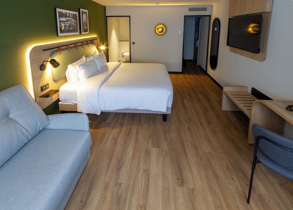

Pisa - Asnières-sur-Seine - Campanile Prime Paris 19 - La Villette