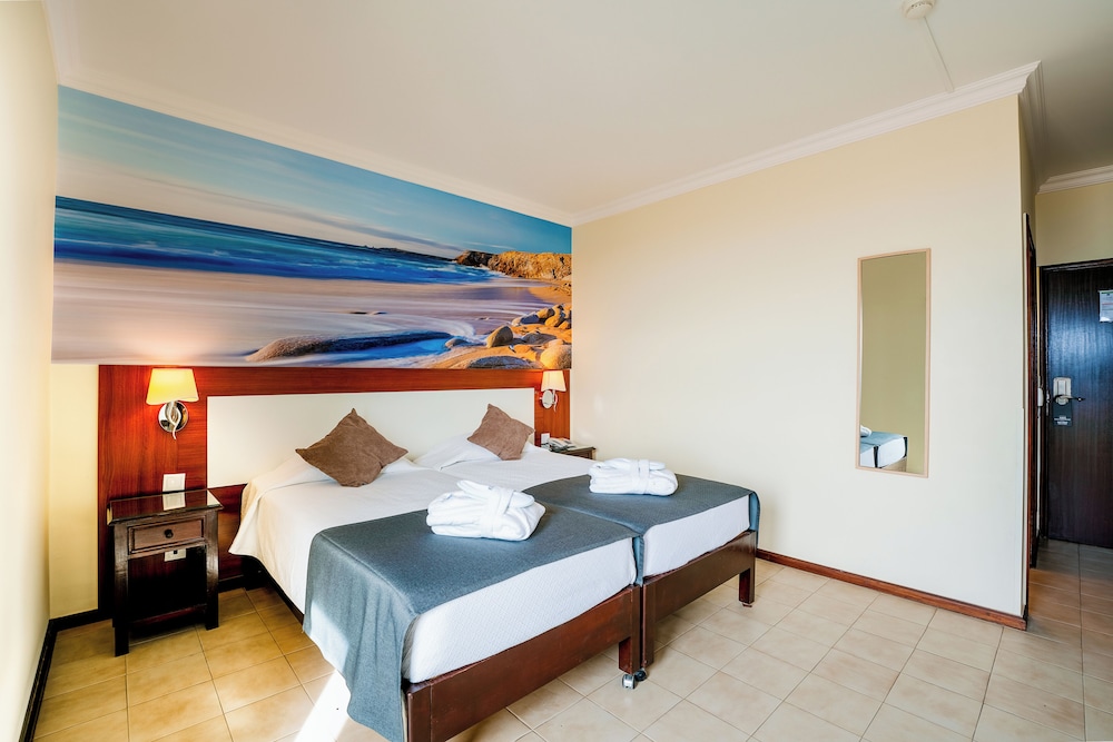 

Milano - Carvoeiro - Hotel Avenida Praia