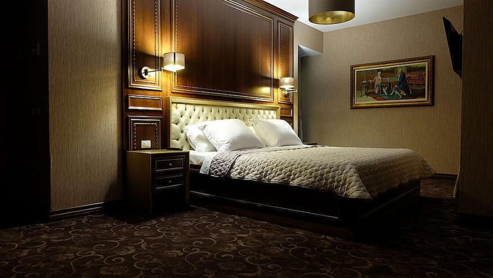 

Milano - Shkodër - HOTEL ROZAFA
