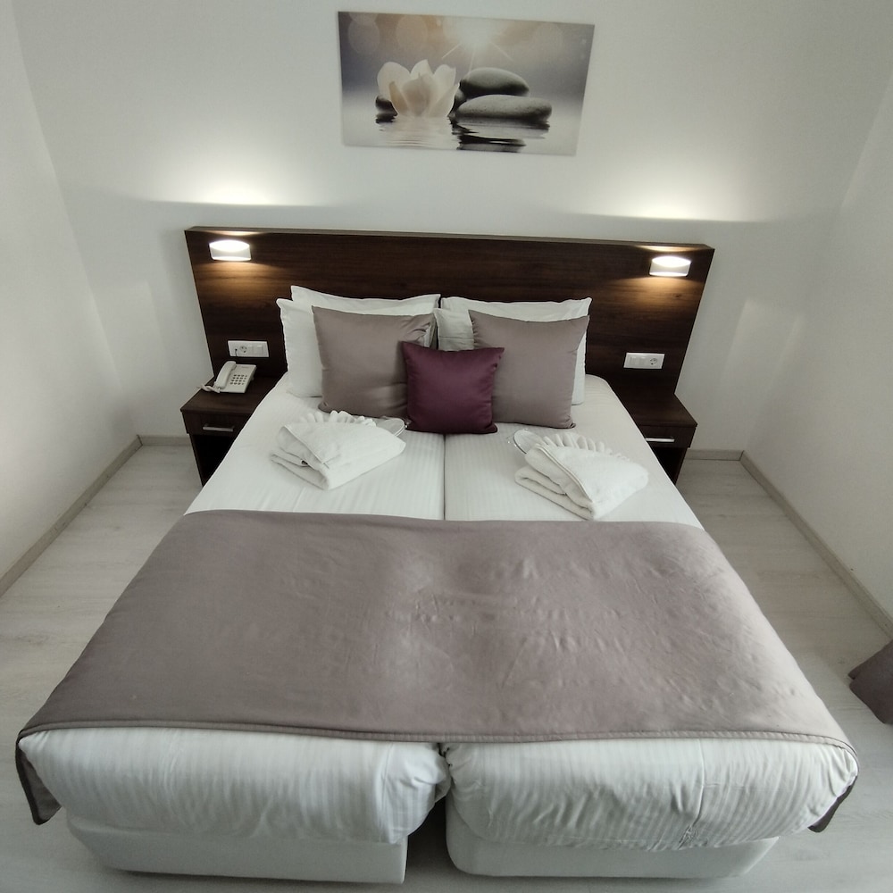 

Bologna - Pireo - International Atene hotel