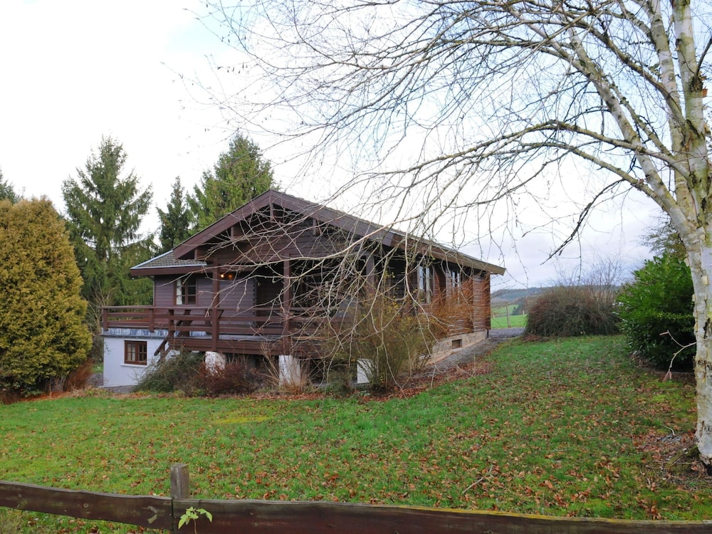 

Roma - La Roche-en-Ardenne - Traditional Chalet with Sauna, Spa Tub, & Relaxation Space near La Roche