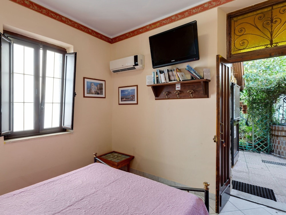 

Torino - Messina - Belvilla by OYO La Villetta Green House