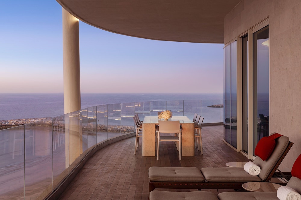

Roma - Mawāliḩ - The St Regis Al Mouj Muscat Resort