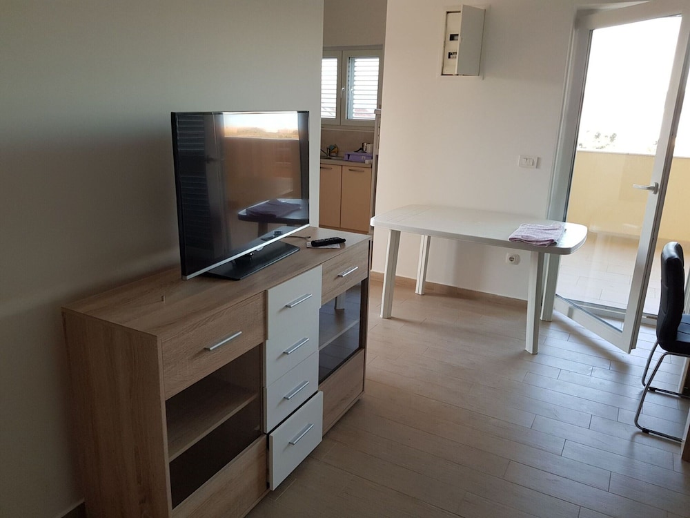 

Firenze - Pašman - Contemporary Apartment in Neviđane near Sea