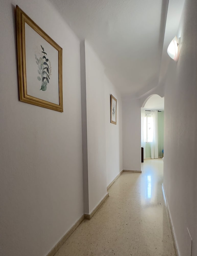 

Milano - Torre del Mar - Hotel Avenida