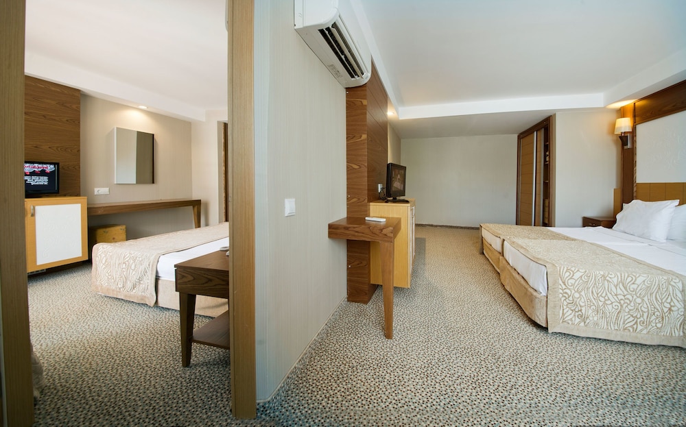 

Milano - Avsallar - M.C Beach Park Resort Hotel - All Inclusive