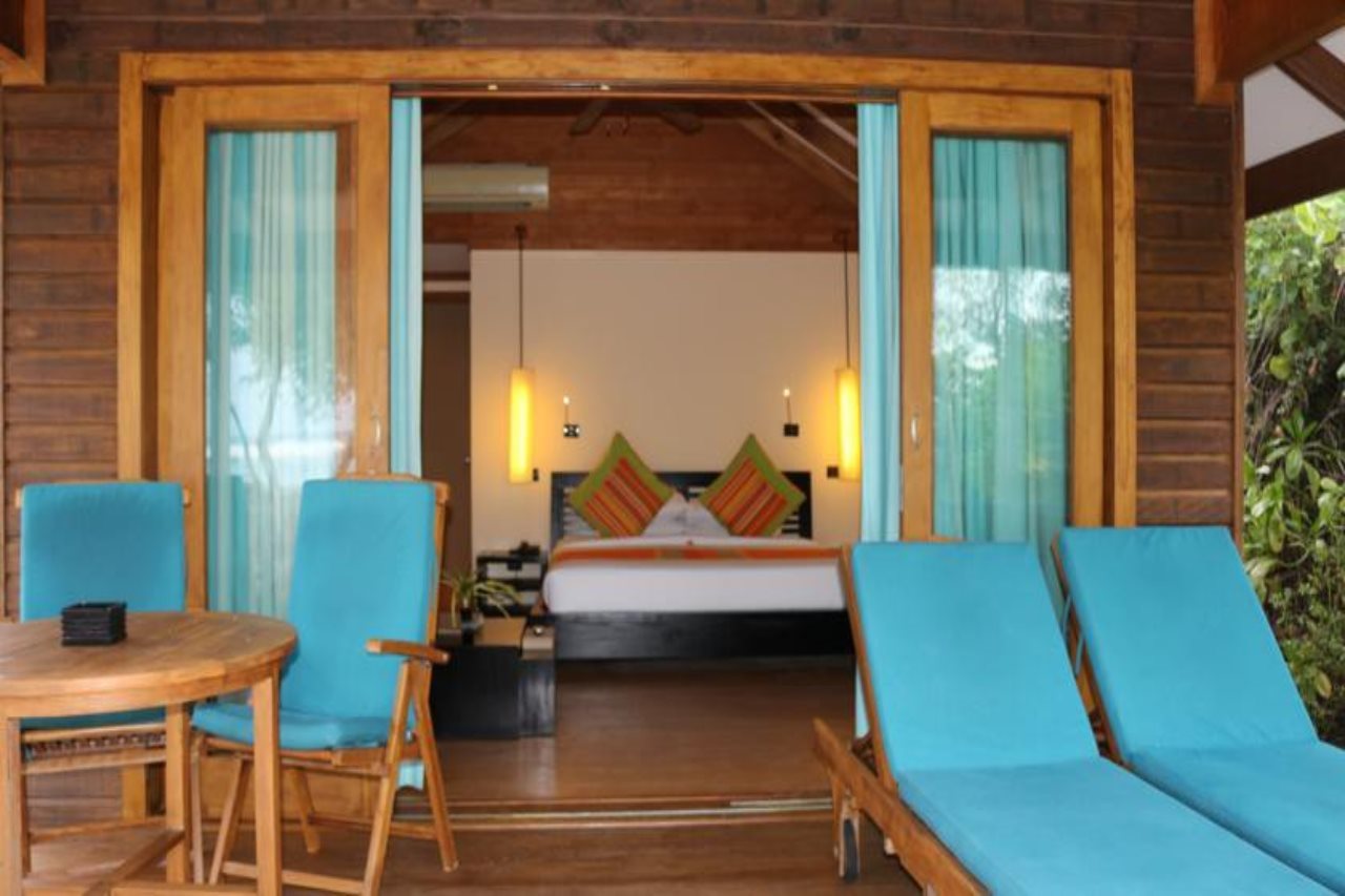 

Catania - Atollo di Addu - Canareef Resort Maldives CACHE transfer included