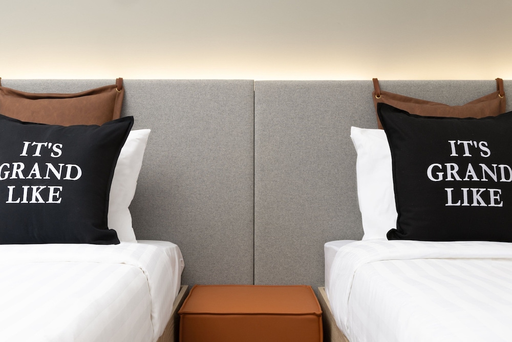 

Milano - Cork - Moxy Cork