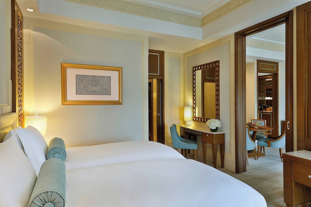 

Roma - Wādī Kabīr - Al Bustan Palace, a Ritz-Carlton Hotel