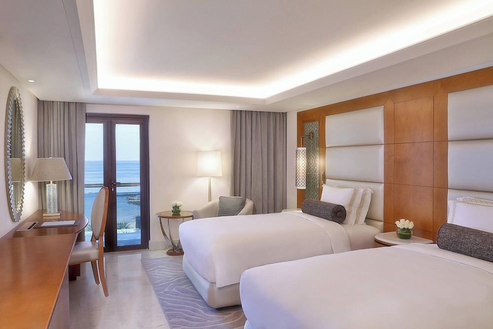 

Firenze - Muscat - Al Bustan Palace, a Ritz-Carlton Hotel