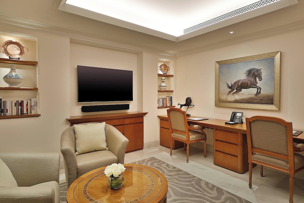 

Bologna - Wādī Kabīr - Al Bustan Palace, a Ritz-Carlton Hotel