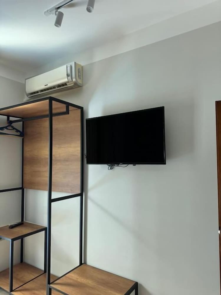 

Bologna - Orikum - Hotel Cekodhima