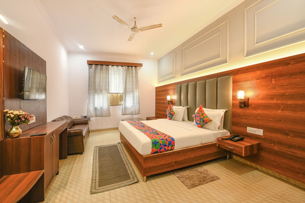 

Milano - Ghaziabad - Fabhotel Black Stone Palace