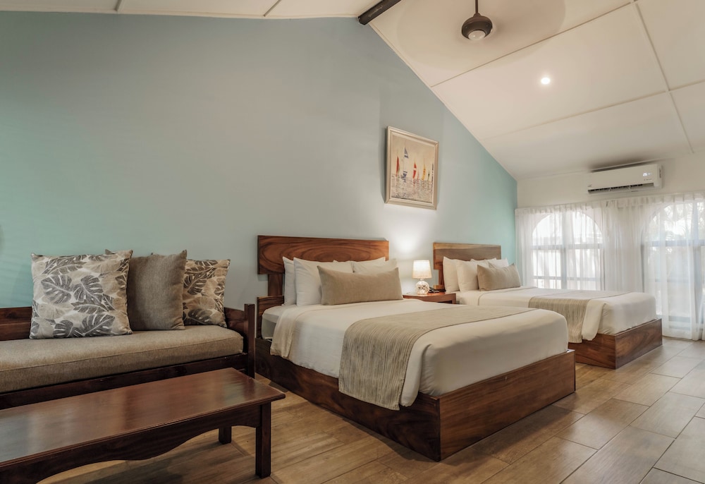 

Verona - Playa Flamingo - Bahia del Sol Beach Front Boutique Hotel