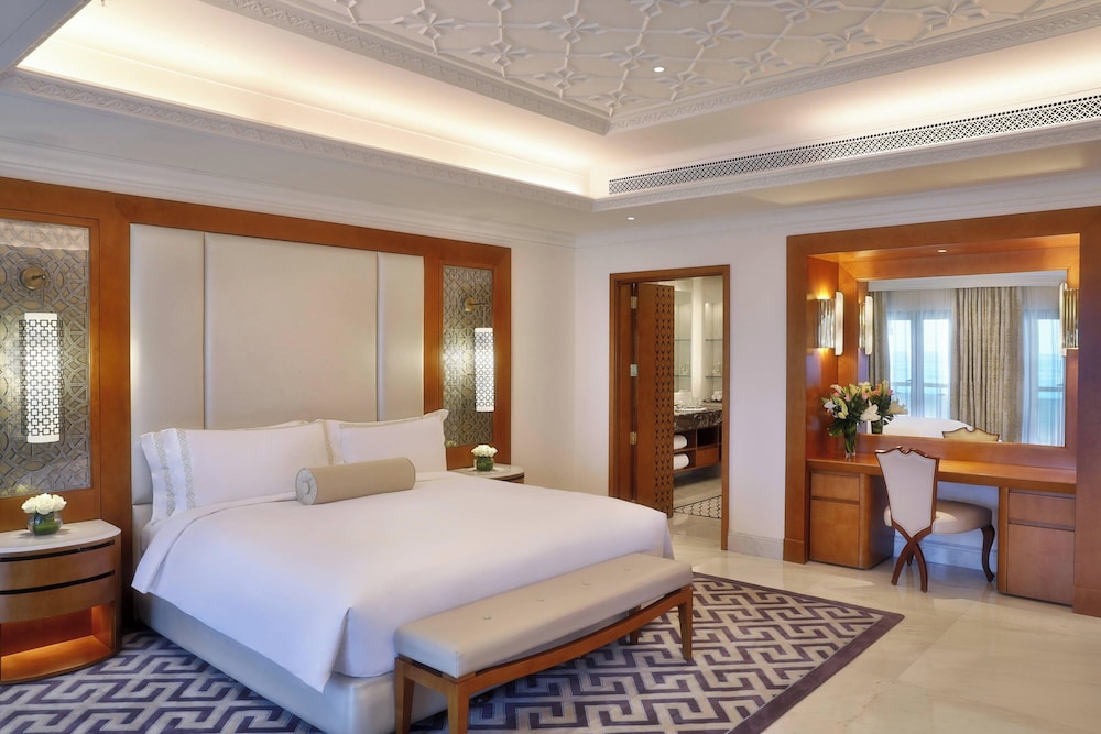 

Venezia - Wādī Kabīr - Al Bustan Palace, a Ritz-Carlton Hotel