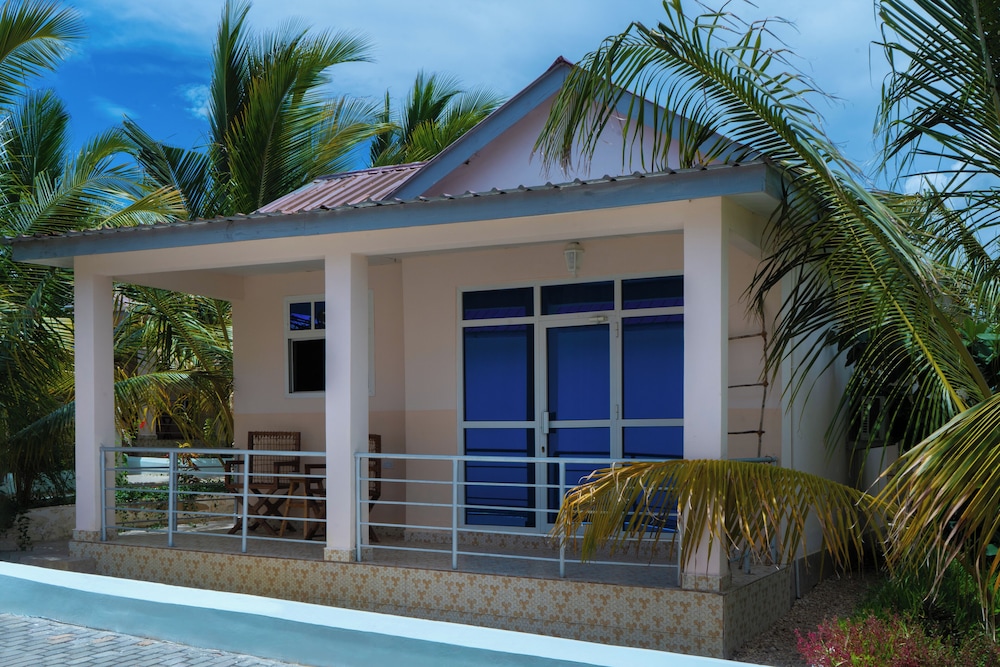 

Roma - Makunduchi - Coral Cliff Villas