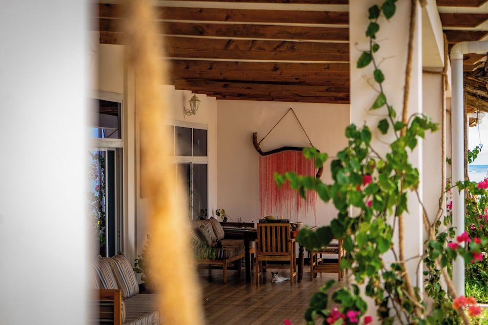 

Milano - Makunduchi - Coral Cliff Villas