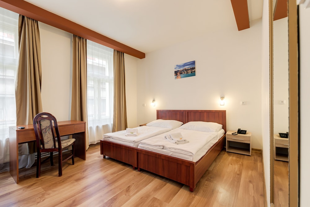 

Pisa - Praga - Koruna Hotel