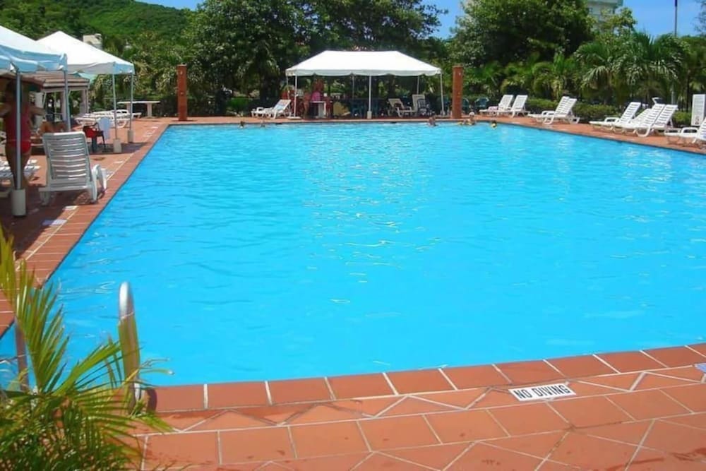 

Roma - Jolly Harbour - Waterfront Villa ,south Finger 227, Jolly Harbour