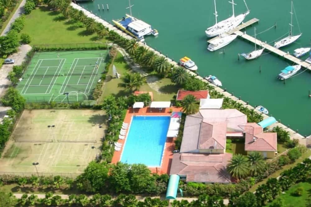 

Roma - Bolans - Waterfront Villa ,south Finger 227, Jolly Harbour