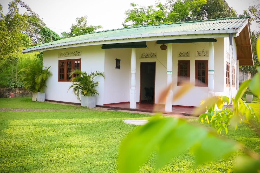 Milano - Wadduwa - Horahena Farm Stay