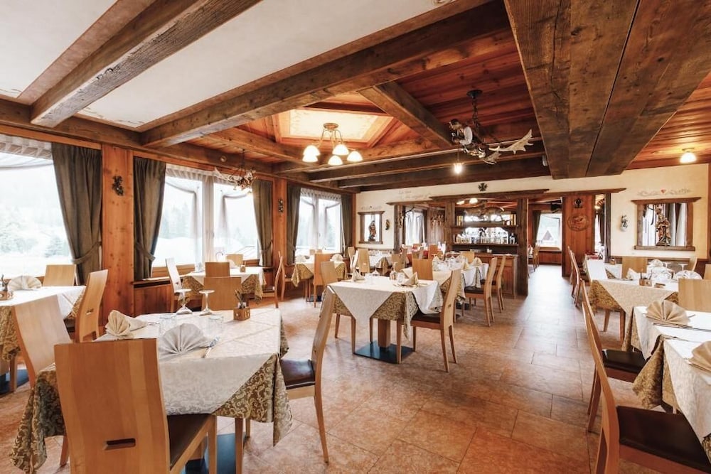 

Napoli - Val di Fassa, Montagna Italia - Albergo Ristorante Centrale