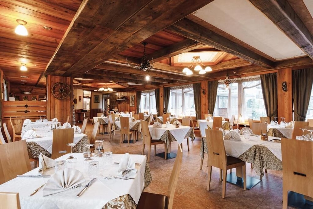 

Napoli - Passo Rolle - Albergo Ristorante Centrale
