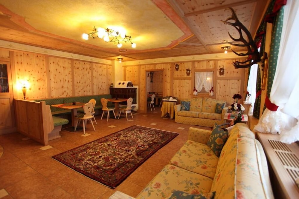 

Catania - San Martino di Castrozza - Albergo Ristorante Centrale