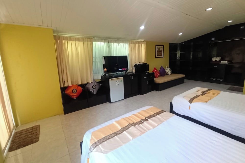 

Bari - Rawai Beach - Thai Modern Resort & Spa "Newly Renovated