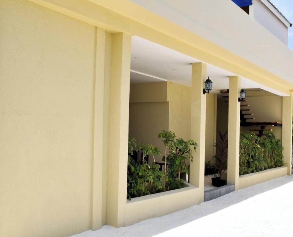 

Milano - Dhiffushi - Dhiffushi Tourist Hotel