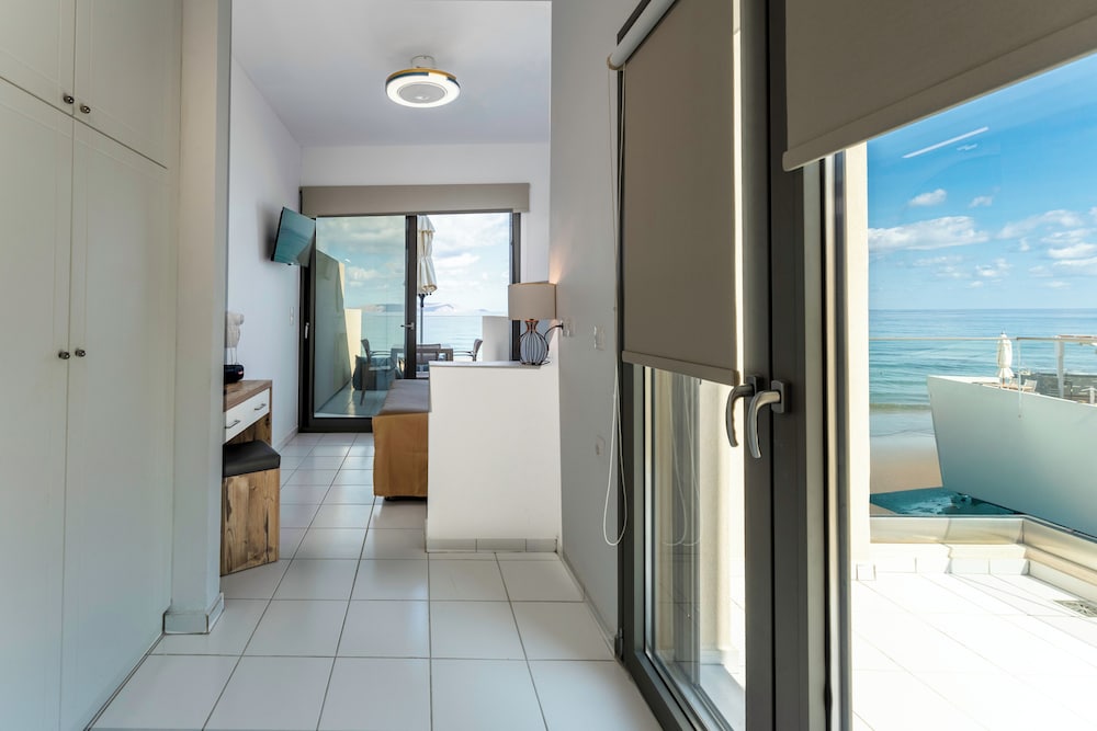 

Venezia - Heraklion - Almare Beach Hotel