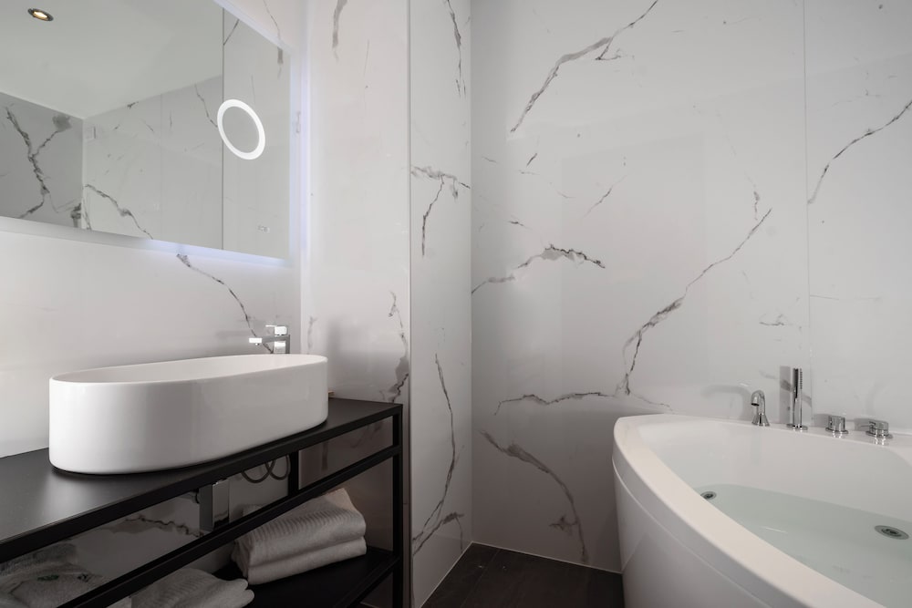 

Cagliari - Bologna - Mitico Hotel & Natural Spa