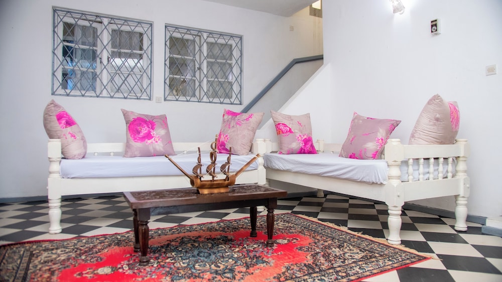 

Bologna - Malindi - Cosy beach villa