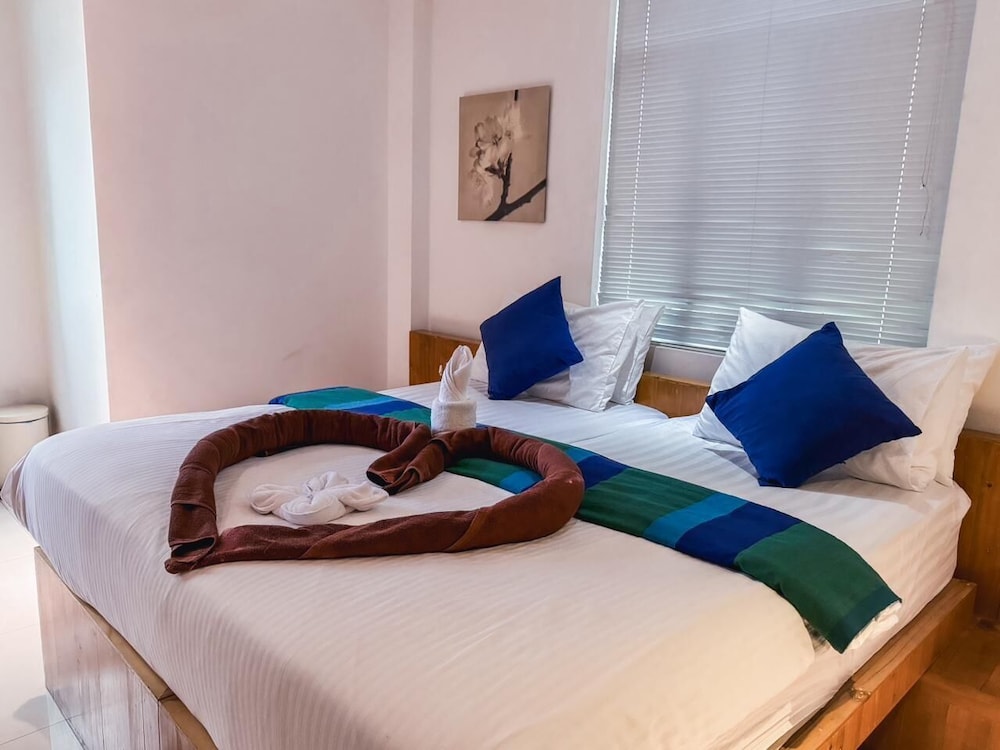 

Catania - Isola di Furanafushi - PINE LODGE MALDIVES